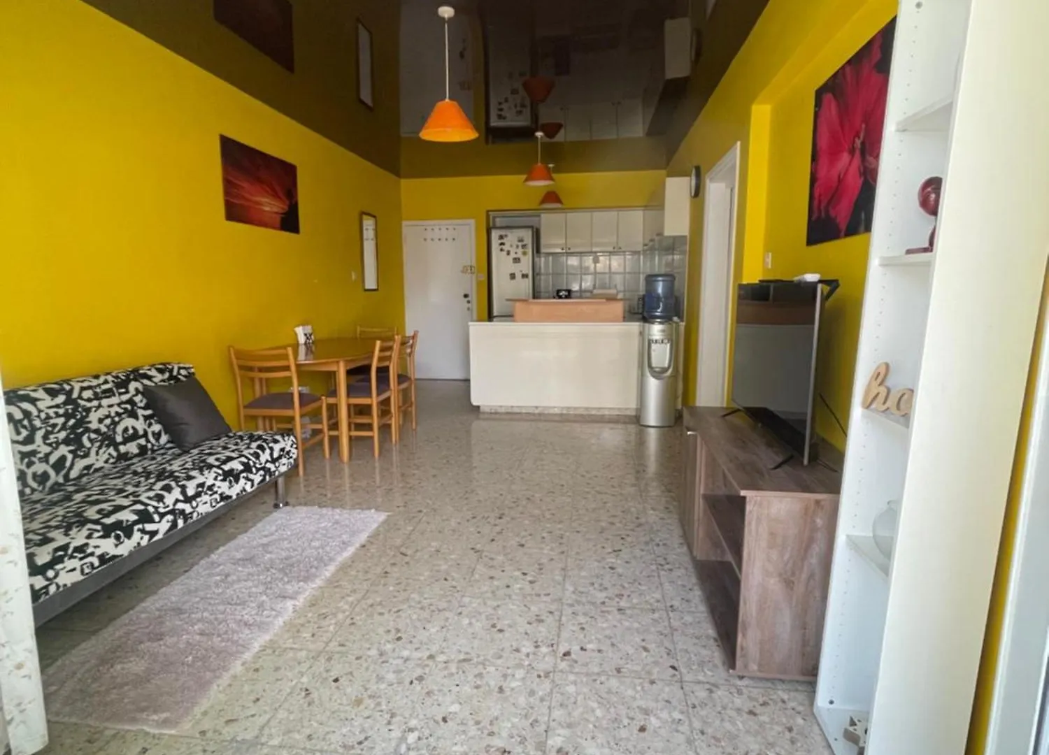 Charming & Comfy Apartment 2 Minutes To Mackenzie Beach & 5 Minutes To Airport, Close To Restaurants & City Center Ларнака