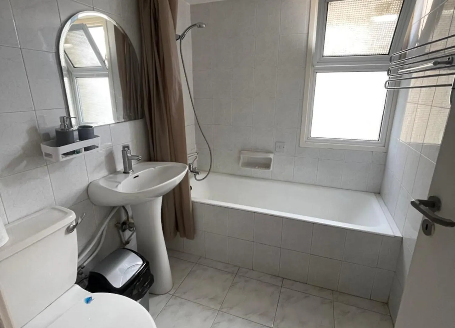 Charming & Comfy Apartment 2 Minutes To Mackenzie Beach & 5 Minutes To Airport, Close To Restaurants & City Center Ларнака